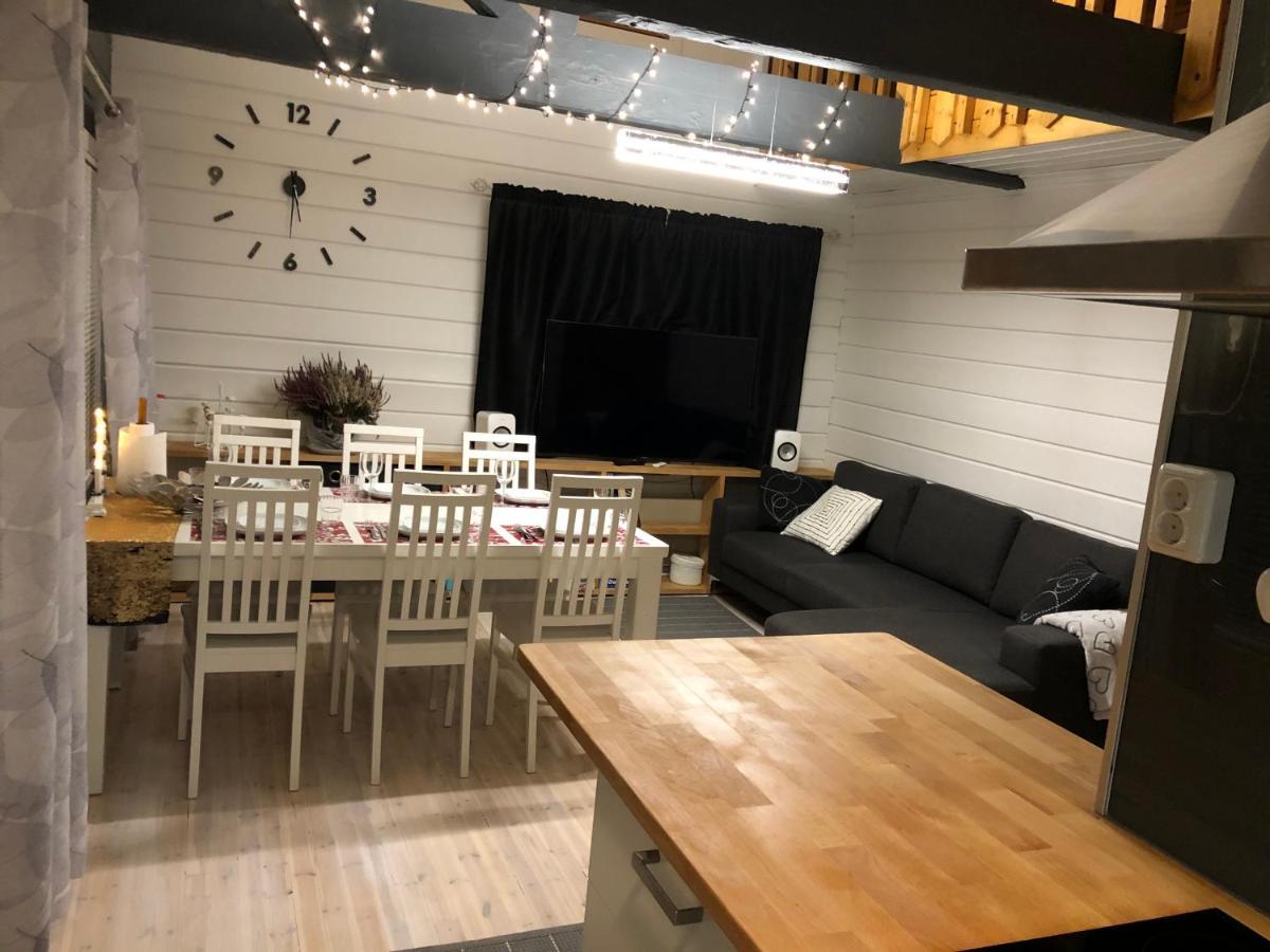 Syoete Huuhkamajat Cottage Eksteriør bilde